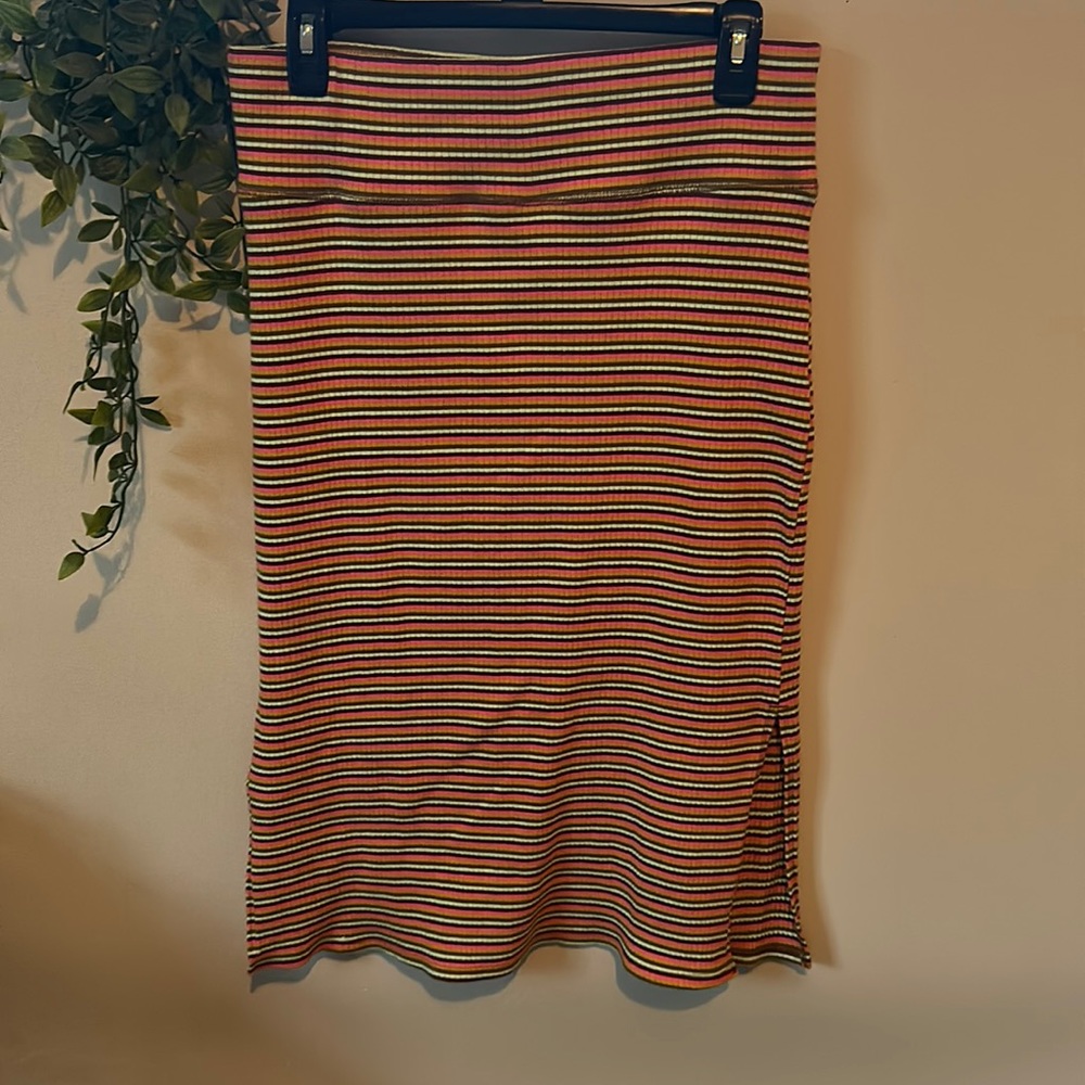 High waisted snug skirt